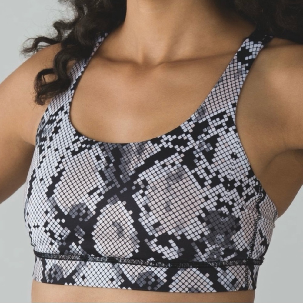 Lululemon sports bra